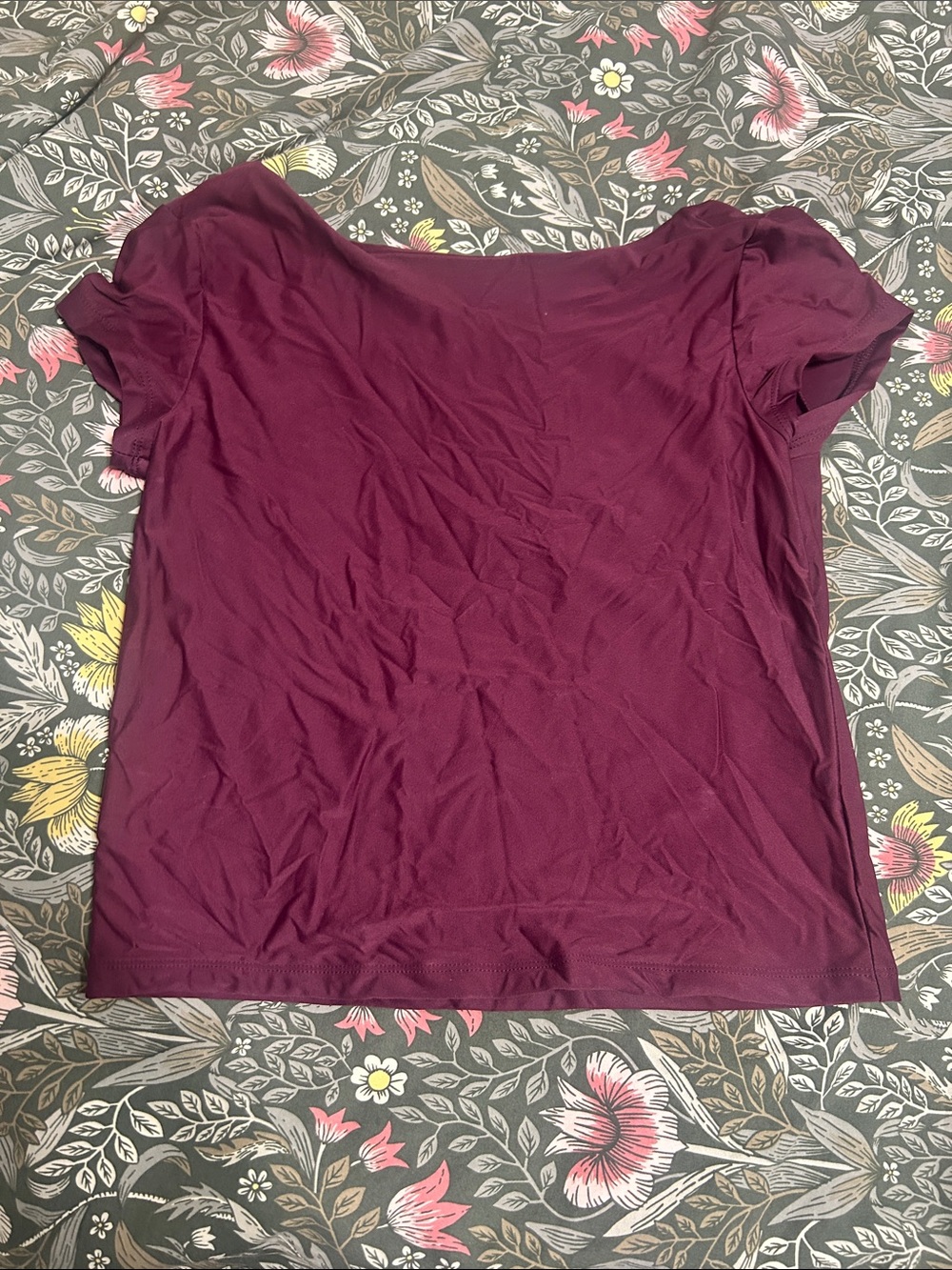 Women’s Short Sleeve Scoop Neck Top - Burgundy